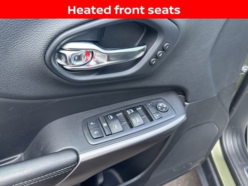 Used 2019 Jeep Cherokee Limited image 8