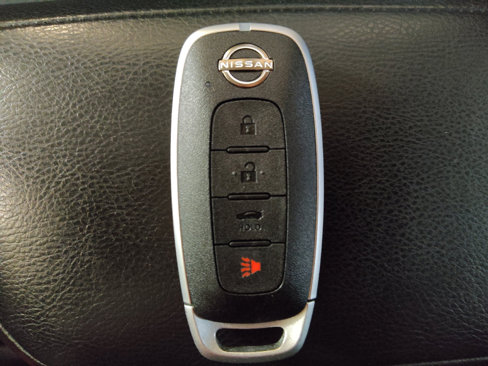 Used 2023 Nissan Versa SV image 32