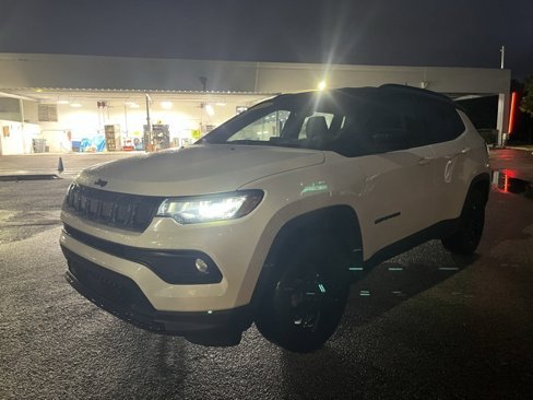 Used 2022 Jeep Compass Altitude image 2