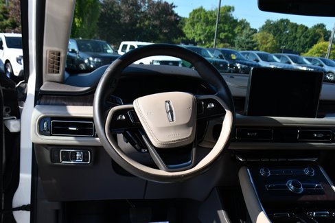 Used 2020 Lincoln Aviator Reserve w/ Equipment Group 202A image 12