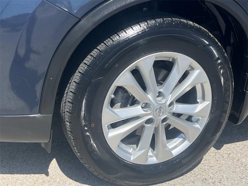 Used 2015 Nissan Rogue SV image 9