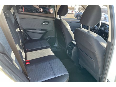 Used 2021 Nissan Rogue SV image 17
