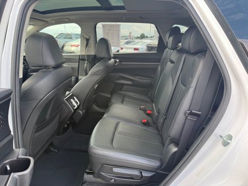 Used 2023 Kia Sorento S w/ Panoramic Sunroof Package image 10