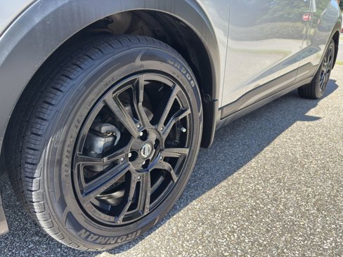 Used 2020 Nissan Kicks SR w/ Exterior Package image 10
