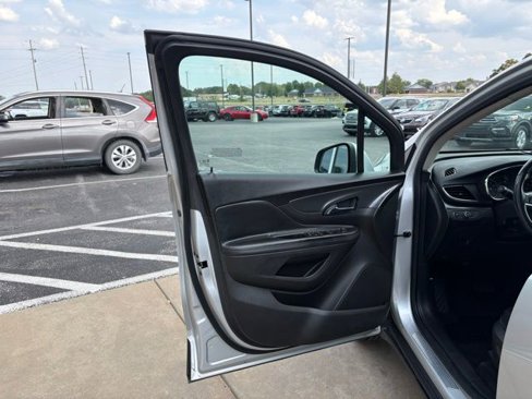 Used 2022 Buick Encore Preferred image 10