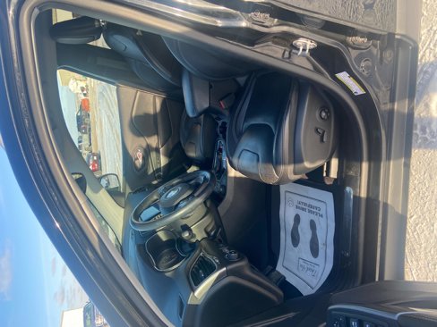 Used 2019 Jeep Cherokee Limited w/ Luxury Group image 12