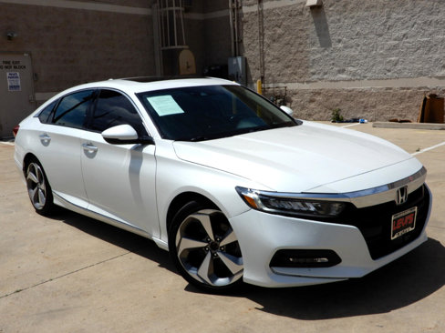 Used 2018 Honda Accord Touring image 3