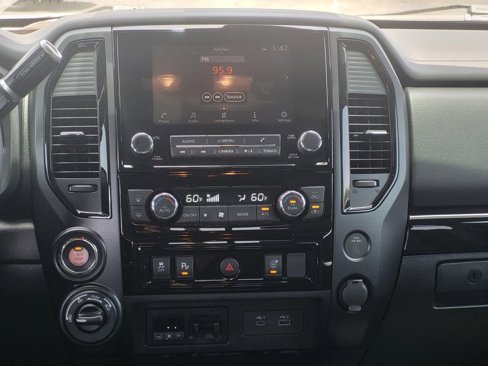Used 2023 Nissan Titan SV w/ SV Convenience Package image 31