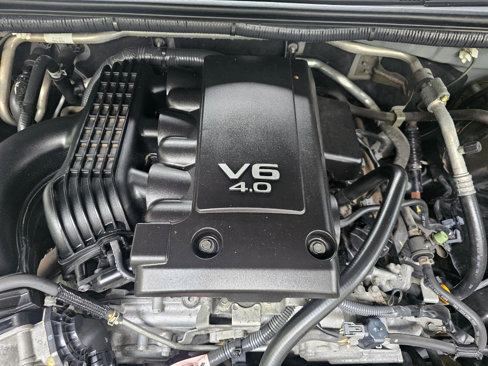 Used 2016 Nissan Frontier SV image 27