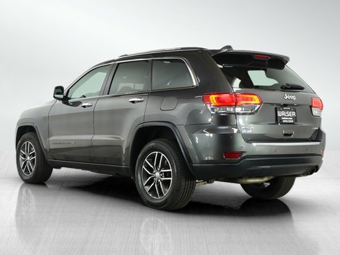 Used 2018 Jeep Grand Cherokee Limited w/ Luxury Group II image 3
