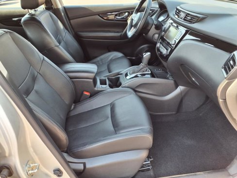 Used 2022 Nissan Rogue Sport SL image 10