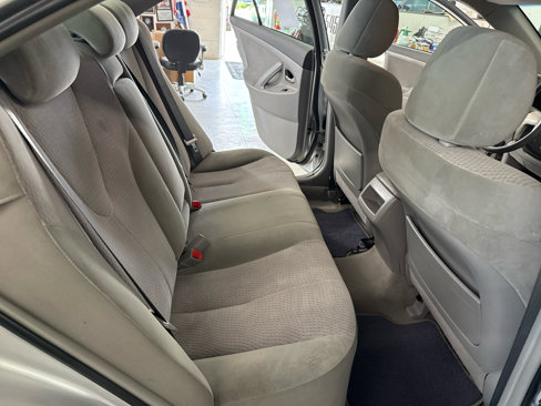 Used 2010 Toyota Camry LE image 48