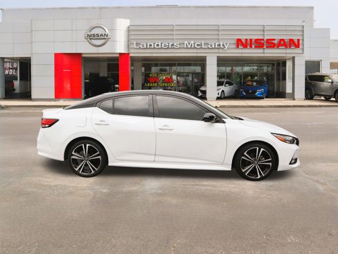 Used 2021 Nissan Sentra SR image 2
