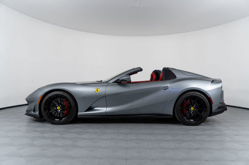 Used 2021 Ferrari 812 GTS image 3
