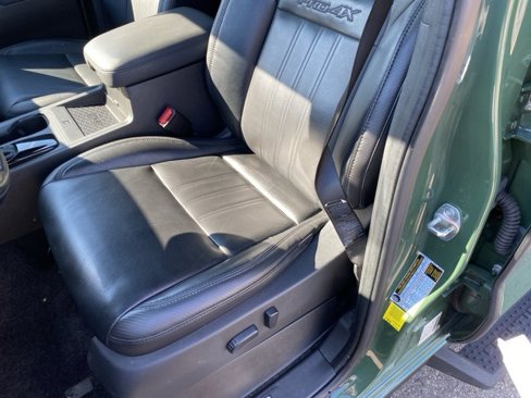Used 2022 Nissan Frontier PRO-4X w/ Pro-4X Premium Package image 17