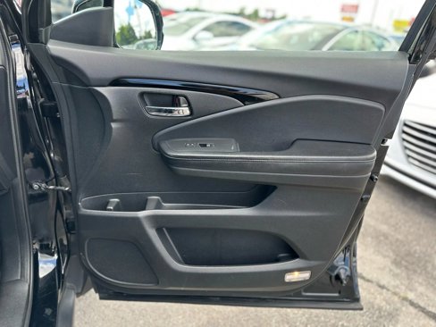 Used 2017 Honda Pilot Touring image 24