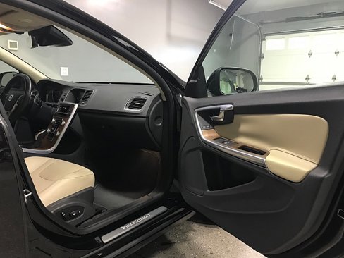 Used 2016 Volvo S60 T5 Inscription Platinum image 12