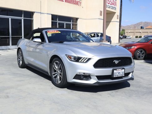Used 2016 Ford Mustang Premium image 2