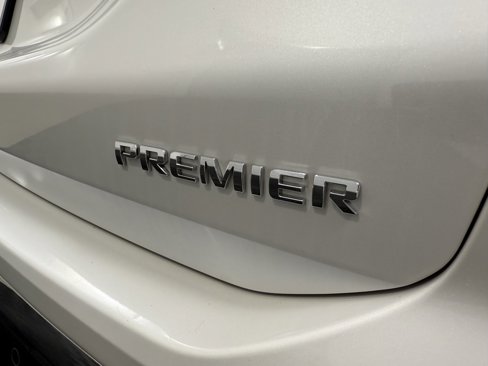 Used 2019 Chevrolet Equinox Premier image 8
