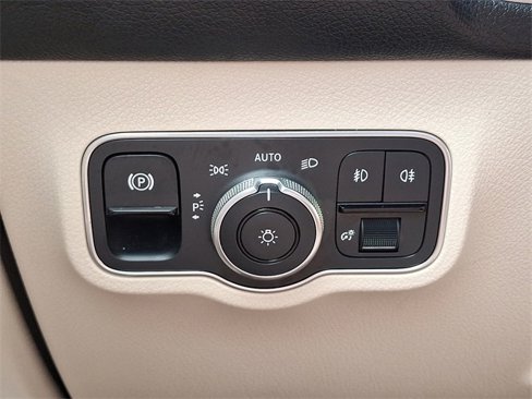 Used 2022 Mercedes-Benz GLB 250 4MATIC image 23