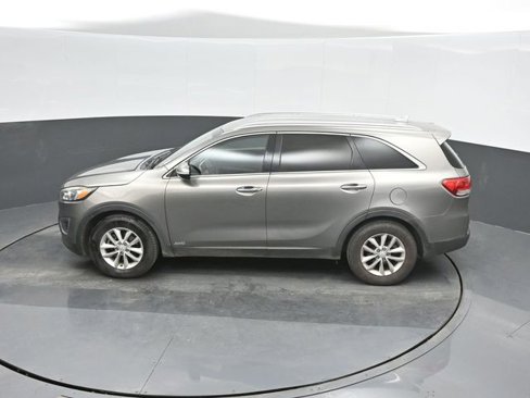 Used 2018 Kia Sorento LX image 34
