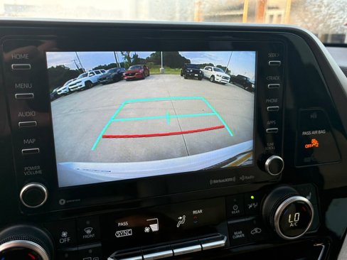 Used 2021 Toyota Highlander XLE image 25