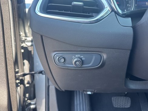 Used 2024 Chevrolet Equinox LT image 16