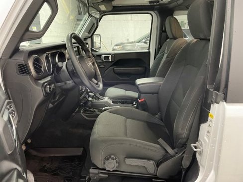 Used 2019 Jeep Wrangler Sport image 12