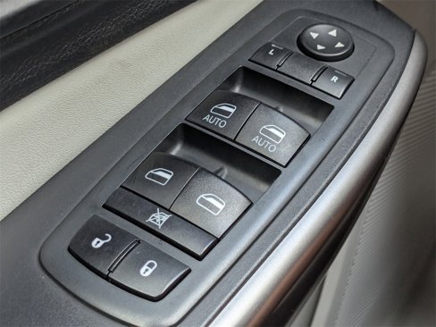 Used 2020 Jeep Cherokee Limited image 25