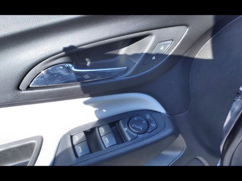 Used 2019 Chevrolet Equinox LS w/ LS Convenience Package image 11