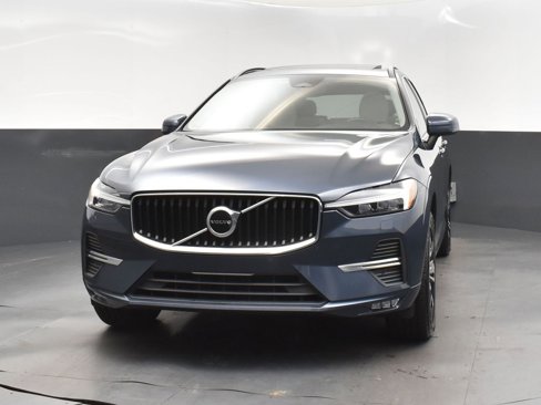 Used 2022 Volvo XC60 B5 Momentum w/ Climate Package image 10