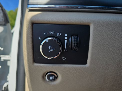 Used 2020 Jeep Grand Cherokee Limited w/ Trailer Tow Group IV image 27