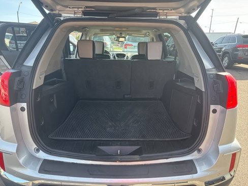 Used 2017 GMC Terrain SLT w/ Open Road Package image 12