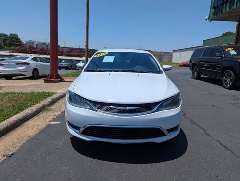Used 2015 Chrysler 200 Limited w/ Convenience Group image 2