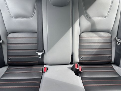 Used 2023 Nissan Kicks SR image 36