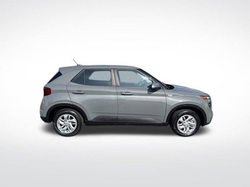 Certified 2023 Hyundai Venue SE image 6