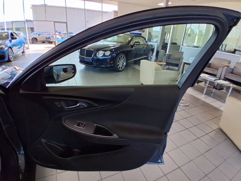 Used 2020 Chevrolet Malibu LT image 24