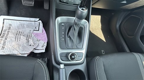 Used 2024 Hyundai Venue SEL image 17
