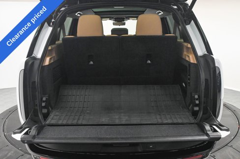 Used 2023 Land Rover Range Rover Long Wheelbase SE image 8