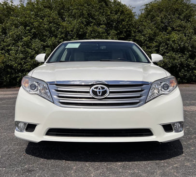 Used 2011 Toyota Avalon Limited image 11