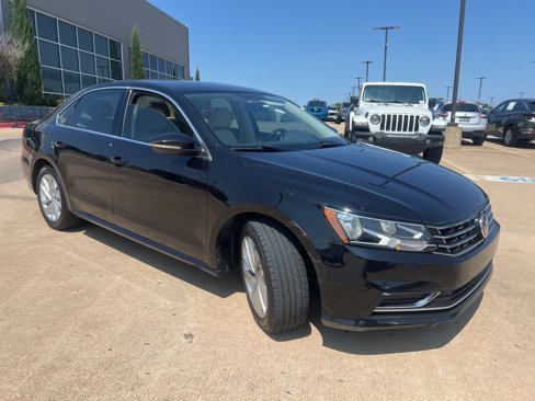 Used 2018 Volkswagen Passat 2.0T SE image 2