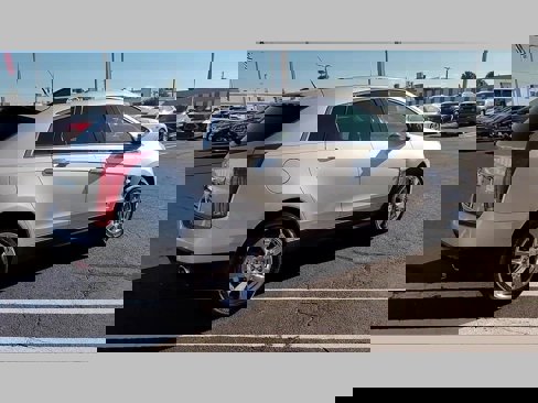 Used 2010 Cadillac SRX Premium image 26