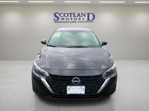 Used 2024 Nissan Sentra SV image 3