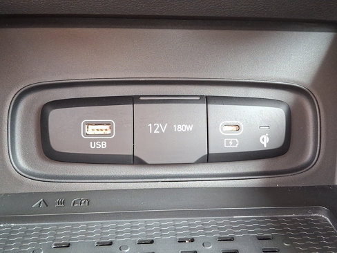 Certified 2024 Hyundai Venue Limited image 23