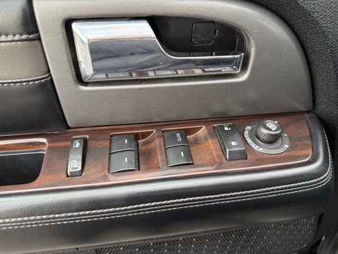 Used 2017 Ford Expedition Max Platinum image 11
