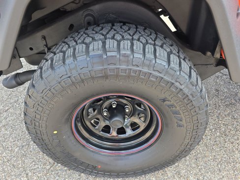 Used 2005 Jeep Wrangler Sport w/ 30" Tire & Wheel Group image 17