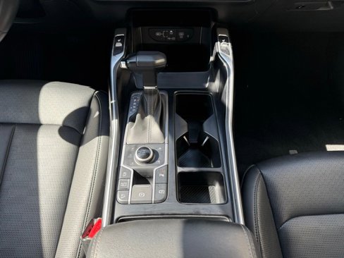 Used 2024 Kia Sorento S image 17