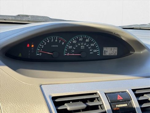 Used 2010 Toyota Yaris Sedan image 8