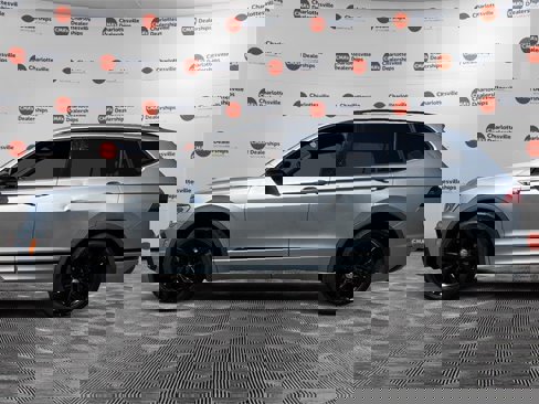 Used 2021 Volkswagen Tiguan SE R-Line w/ 3rd Row Seat Package image 2