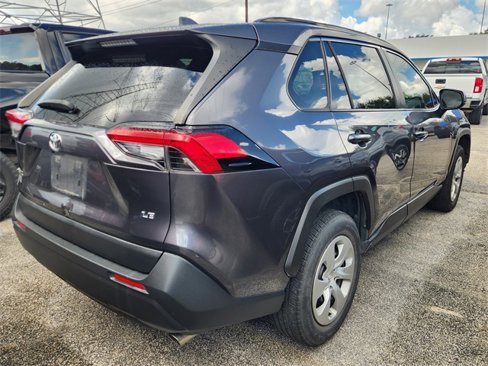 Used 2019 Toyota RAV4 LE image 5